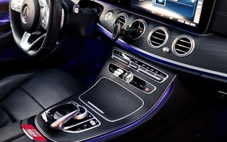 Mercedes-Benz E-Класс, 2018 год, 2 900 000 рублей, 19 фотография