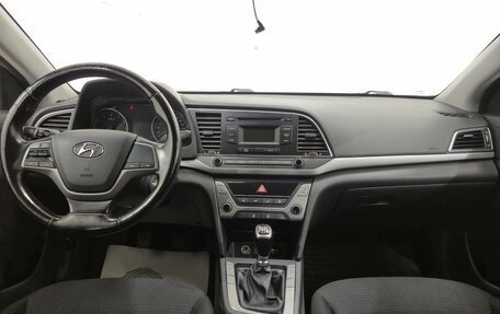 Hyundai Elantra VI рестайлинг, 2018 год, 1 250 000 рублей, 12 фотография
