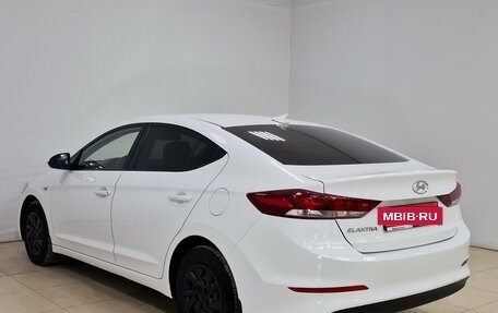 Hyundai Elantra VI рестайлинг, 2018 год, 1 250 000 рублей, 9 фотография