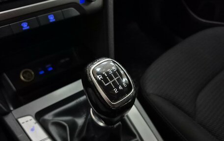 Hyundai Elantra VI рестайлинг, 2018 год, 1 250 000 рублей, 21 фотография