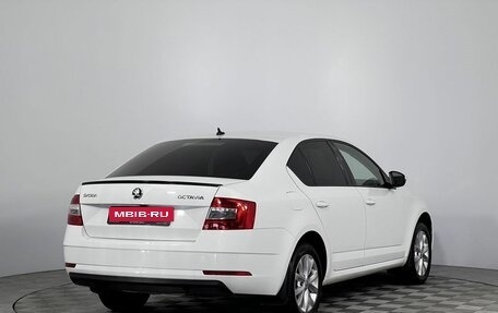 Skoda Octavia, 2018 год, 1 690 000 рублей, 5 фотография