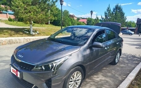 KIA Rio IV, 2022 год, 1 850 000 рублей, 2 фотография