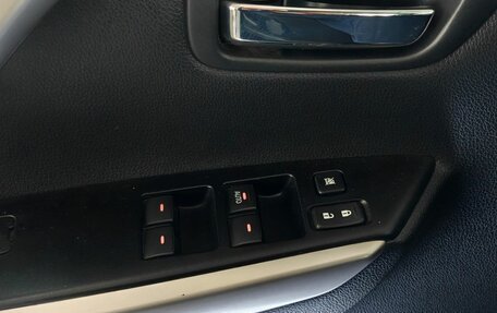 Mitsubishi Pajero Sport III рестайлинг, 2017 год, 2 750 000 рублей, 16 фотография