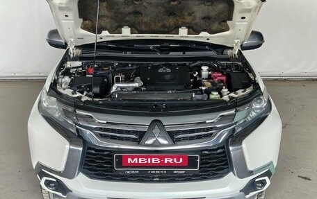 Mitsubishi Pajero Sport III рестайлинг, 2017 год, 2 750 000 рублей, 18 фотография