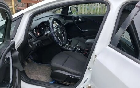 Opel Astra J, 2011 год, 580 000 рублей, 6 фотография