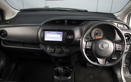 Toyota Vitz, 2017 год, 740 000 рублей, 5 фотография
