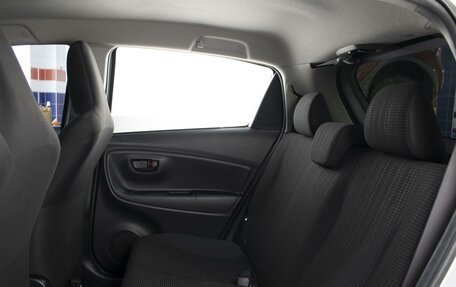 Toyota Vitz, 2017 год, 740 000 рублей, 7 фотография