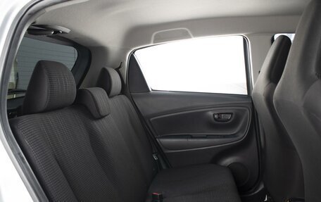 Toyota Vitz, 2017 год, 740 000 рублей, 8 фотография