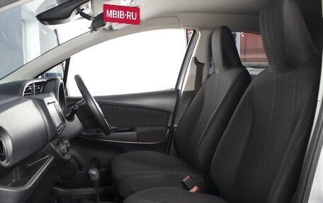 Toyota Vitz, 2017 год, 740 000 рублей, 6 фотография