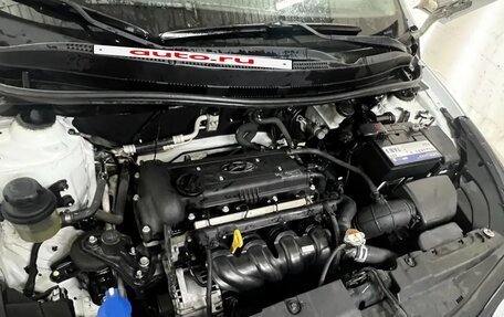 Hyundai Solaris II рестайлинг, 2015 год, 700 000 рублей, 6 фотография