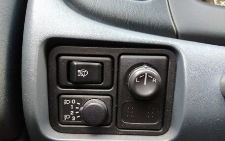 Nissan Almera, 2005 год, 135 000 рублей, 18 фотография