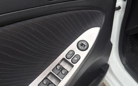 Hyundai Solaris II рестайлинг, 2016 год, 850 000 рублей, 16 фотография