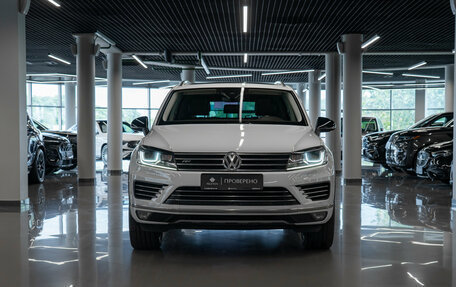Volkswagen Touareg III, 2017 год, 2 990 000 рублей, 3 фотография