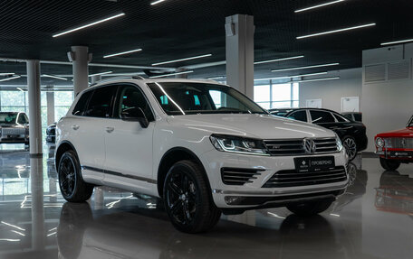 Volkswagen Touareg III, 2017 год, 2 990 000 рублей, 2 фотография