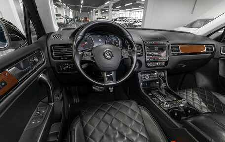 Volkswagen Touareg III, 2017 год, 2 990 000 рублей, 7 фотография