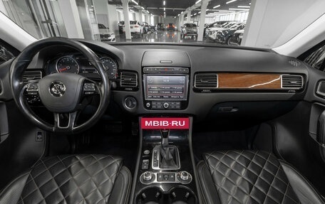 Volkswagen Touareg III, 2017 год, 2 990 000 рублей, 8 фотография