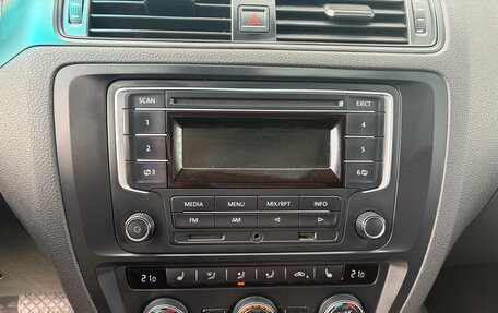 Volkswagen Jetta VI, 2015 год, 1 450 000 рублей, 13 фотография
