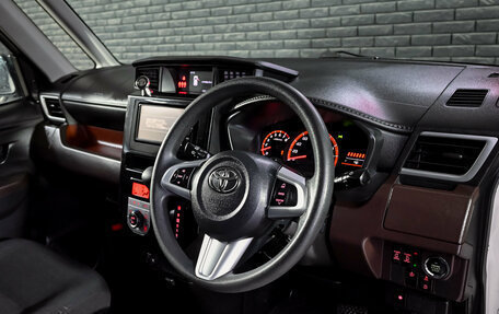 Toyota Roomy I, 2017 год, 880 000 рублей, 13 фотография