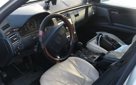 Mercedes-Benz E-Класс, 1998 год, 120 000 рублей, 11 фотография