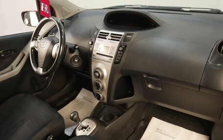 Toyota Yaris III рестайлинг, 2007 год, 649 000 рублей, 11 фотография