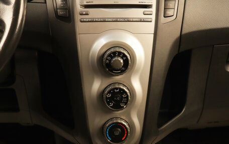 Toyota Yaris III рестайлинг, 2007 год, 649 000 рублей, 16 фотография
