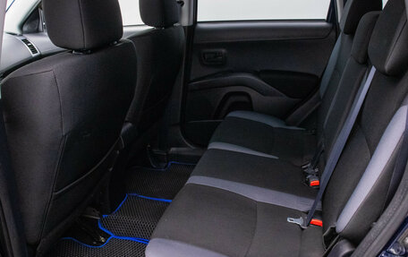 Mitsubishi Outlander III рестайлинг 3, 2011 год, 1 240 000 рублей, 12 фотография