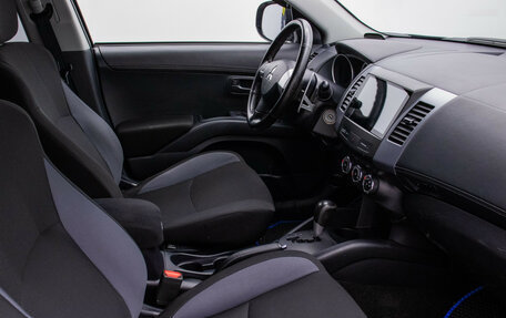Mitsubishi Outlander III рестайлинг 3, 2011 год, 1 240 000 рублей, 10 фотография