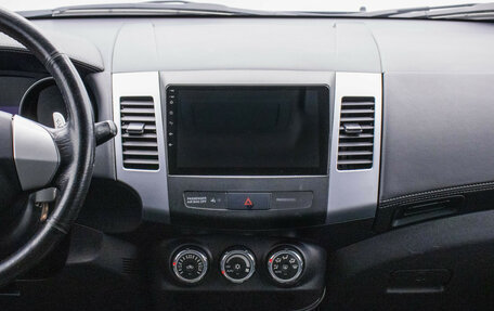 Mitsubishi Outlander III рестайлинг 3, 2011 год, 1 240 000 рублей, 15 фотография
