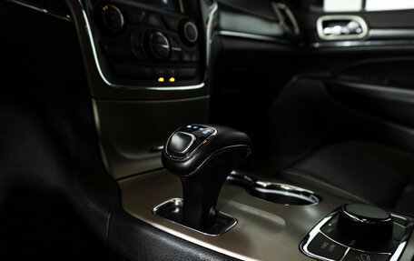 Jeep Grand Cherokee, 2013 год, 2 190 000 рублей, 21 фотография