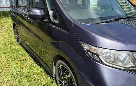 Honda Stepwgn IV, 2015 год, 2 050 000 рублей, 2 фотография