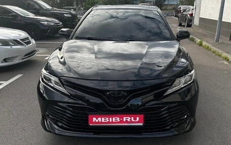 Toyota Camry, 2018 год, 2 450 000 рублей, 1 фотография