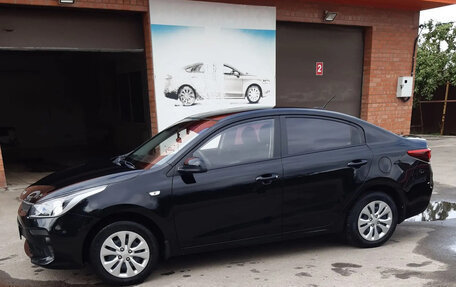KIA Rio IV, 2017 год, 1 300 000 рублей, 3 фотография