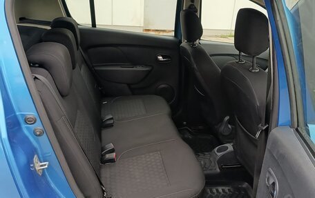 Renault Sandero II рестайлинг, 2015 год, 700 000 рублей, 11 фотография