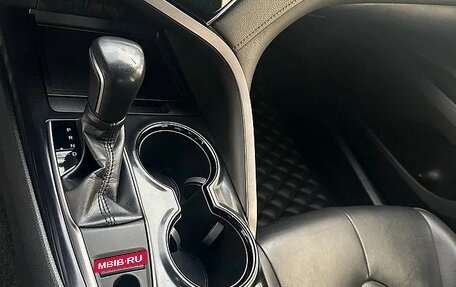 Toyota Camry, 2018 год, 2 450 000 рублей, 6 фотография