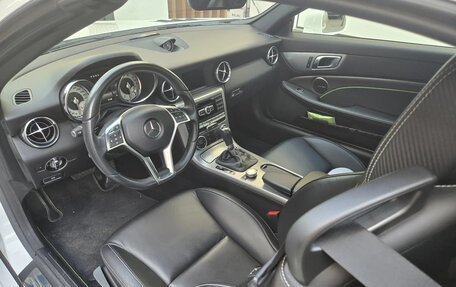 Mercedes-Benz SLK-Класс, 2015 год, 4 400 000 рублей, 19 фотография