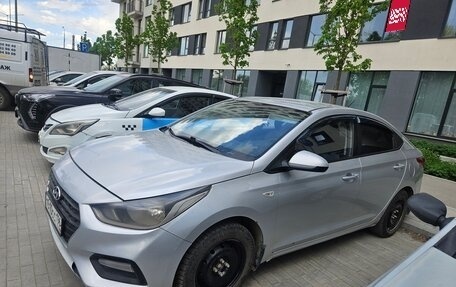 Hyundai Solaris II рестайлинг, 2017 год, 550 000 рублей, 3 фотография