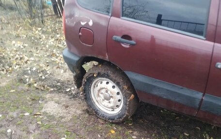Chevrolet Niva I рестайлинг, 2003 год, 243 000 рублей, 2 фотография