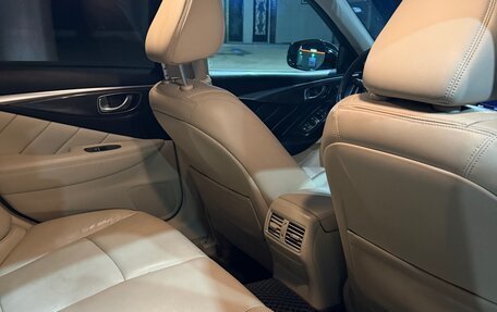 Infiniti Q50 I рестайлинг, 2017 год, 1 950 000 рублей, 12 фотография