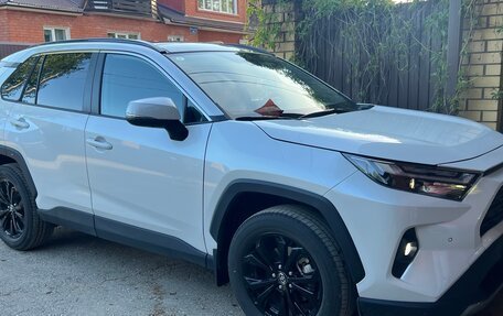 Toyota RAV4, 2025 год, 4 990 000 рублей, 2 фотография