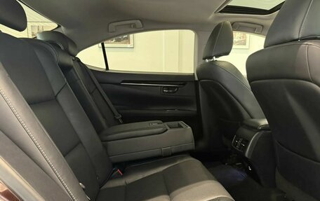 Lexus ES VII, 2016 год, 2 585 000 рублей, 16 фотография