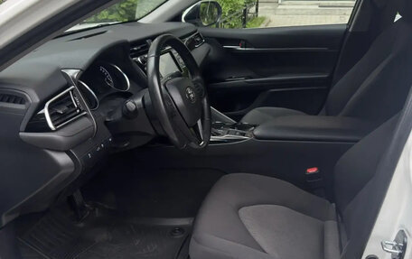 Toyota Camry, 2018 год, 2 850 000 рублей, 2 фотография
