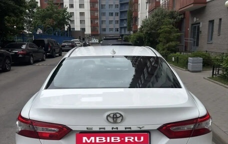 Toyota Camry, 2018 год, 2 850 000 рублей, 3 фотография