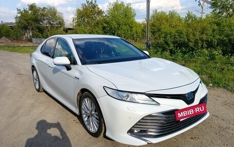 Toyota Camry, 2020 год, 2 800 000 рублей, 3 фотография