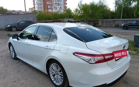 Toyota Camry, 2020 год, 2 800 000 рублей, 7 фотография