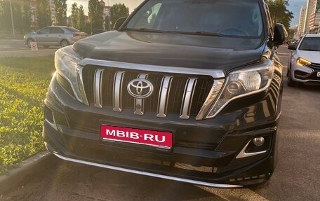 Toyota Land Cruiser Prado 150 рестайлинг 2, 2015 год, 4 300 000 рублей, 1 фотография