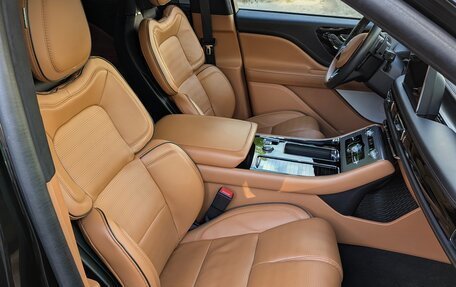 Lincoln Aviator II, 2022 год, 6 400 000 рублей, 10 фотография