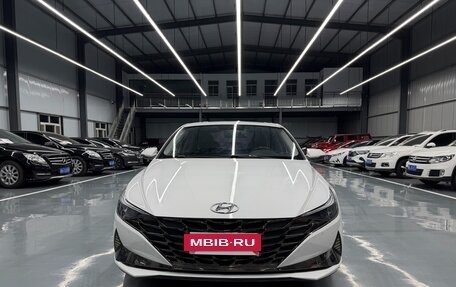 Hyundai Elantra, 2022 год, 1 555 000 рублей, 2 фотография
