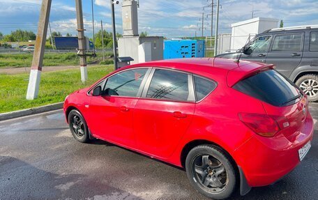 Opel Astra J, 2011 год, 550 000 рублей, 4 фотография
