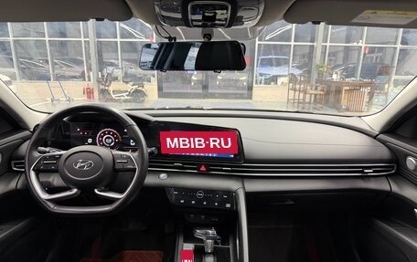 Hyundai Elantra, 2022 год, 1 555 000 рублей, 10 фотография
