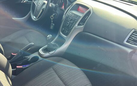 Opel Astra J, 2011 год, 550 000 рублей, 14 фотография